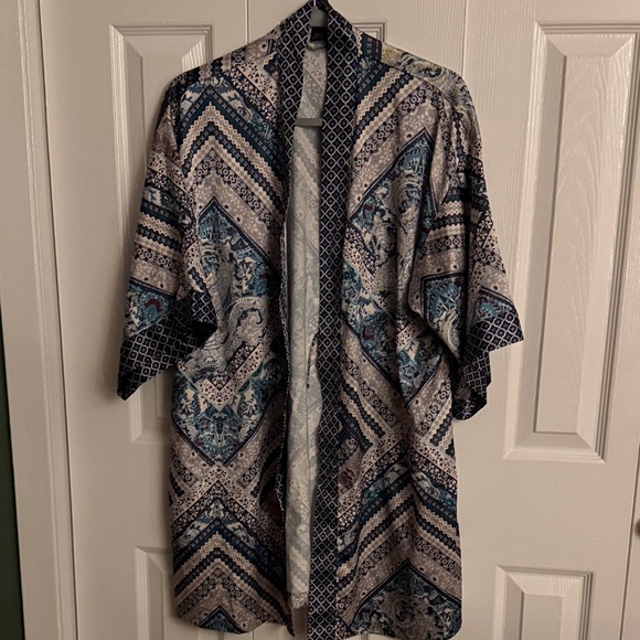 Blue Patterned Kimono - Picture 1 of 3